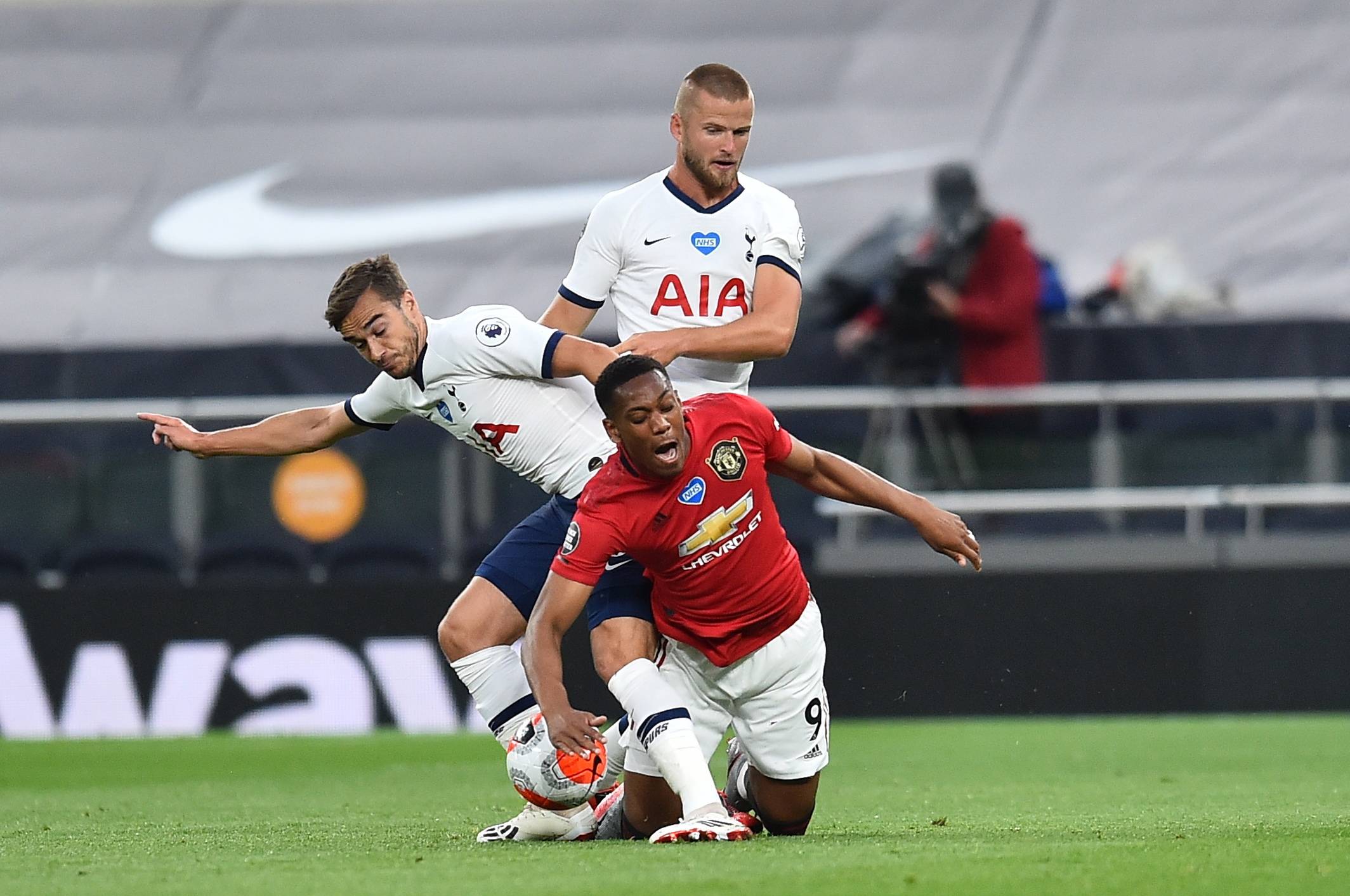 爆发冲突 爆发冲突